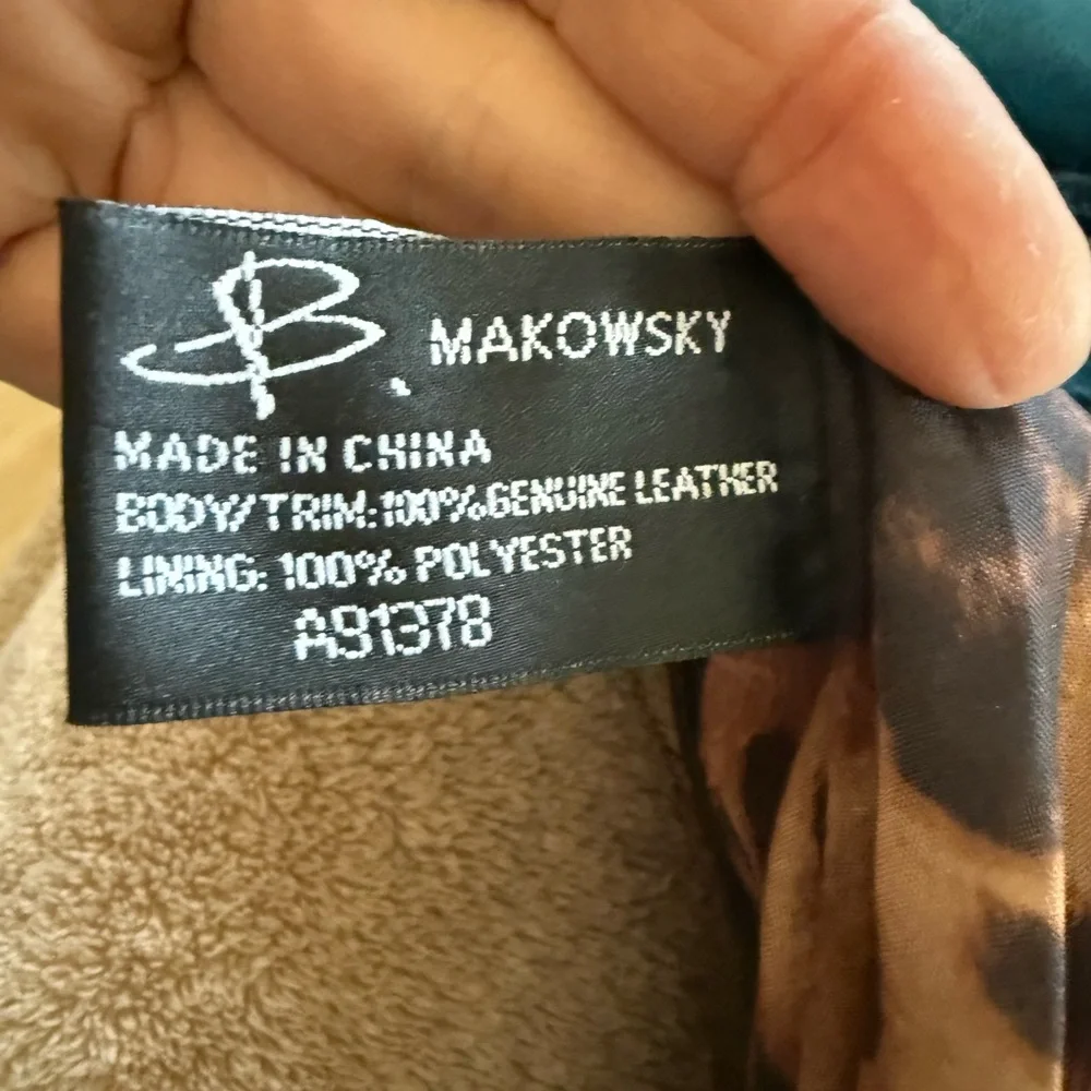 Like NEW - B. Makowsky Classic leather Bag - Reg $300 - Picture 3 of 15